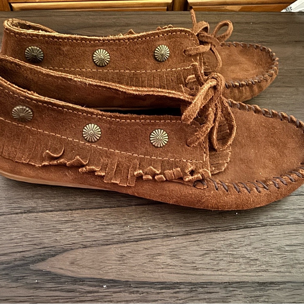 Minnetonka Fringe Suede Boots - Brown - Picture 3 of 7